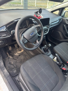 Photo de galerie - Nettoyage Ford fiesta avant