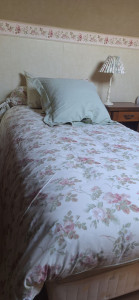 Photo de galerie - Un lit bien fait avec des linge propres 