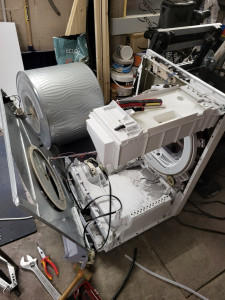 Photo de galerie - Changement d'une courroie de sèche linge