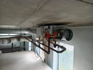 Photo de galerie - Installation d’une centrale plafond de traitement de l’air
