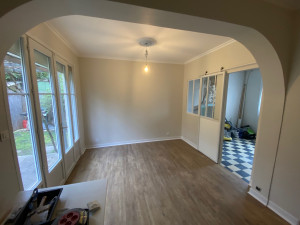 Photo de galerie - Pose d’une verrière et d’une porte coulissante, réalisation de la peinture de la chambre