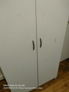 Photo de galerie - Montage de meuble chez un particulier travaille très propre client très satisfait. 