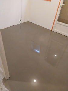 Photo de galerie - Préparation du sol, pour poser des parquet. 