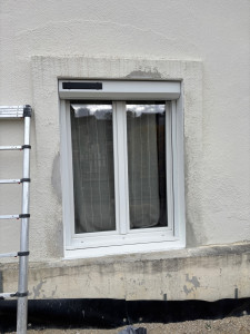 Photo de galerie - Pose volet roulant solaire 