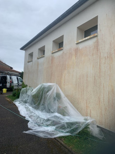 Photo de galerie - Nettoyage Façade et Toiture, par produit rénovateur, anti mousse et hydrofuge