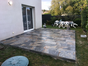 Photo de galerie - Pose terrasse réalisation de la dalle béton et pose carrelage 