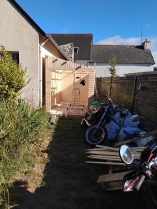 Photo de galerie - Installation sol cabanon de jardin 