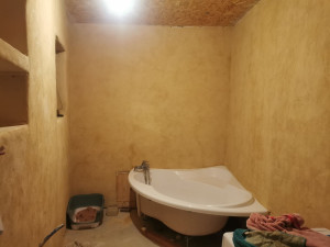 Photo de galerie - Enduit a la chaud plus peinture a l argile.