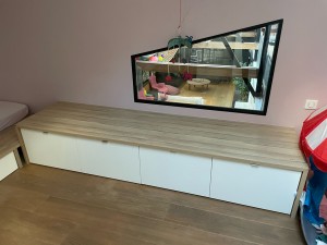 Photo de galerie - Réalisation d’un banc tiroir avec du Plan de travail dans une chambre d’enfant