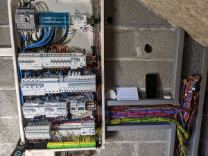 Photo de galerie - Changement de tableau pour école primaire