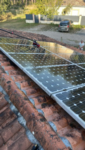 Photo de galerie - Entretien des installations photovoltaïques 
