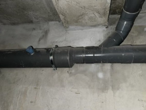 Photo de galerie - Réparation en PVC dans un sous sol d'immeuble suite à une fuite