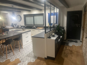 Photo de galerie - Rénovation complète ( placo, électricité, plomberie, parquet macif, carrelage, peinture et pose de la cuisine)