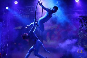 Photo de galerie - Démonstration de cerceaux à l’arena de La Défense 