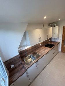 Photo de galerie - Linéaire cuisine sur mesure.