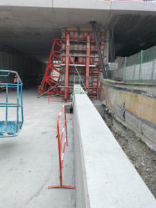 Photo de galerie - Panneau Perri avec équaire . chantier Rondeau soutien du pont  