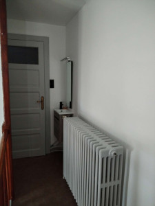 Photo de galerie - Préparation des supports (murs, plafonds, boiseries)
Application peinture soignée pour un rendu propre et durable