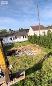 Photo de galerie - Remblai d’un trou, réglage niveau terrain , et évacuation déchets 