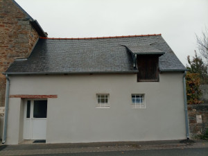 Photo de galerie - Travaux terminés démoussage effectué fongicide et hydrofuge pour la protection de la toiture.