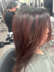 Photo de galerie - Bonjour, je suis une apprentie coiffeuse sur Toulouse. Je propose des services à domicile pour prix minimes: merci de me contacter en privé pour un devis gratuit. Je ne fais que les coupes et brushings ! /!\