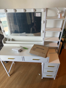 Photo de galerie - Coiffeuse 