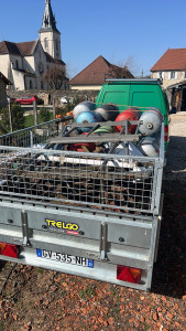 Photo de galerie - Débarras de métal chez un client, faisant du tri dans ses affaires 