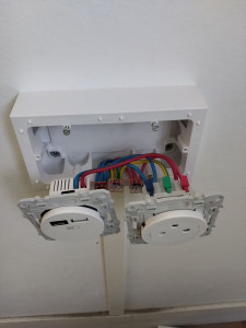 Photo de galerie - Pose d'appareillages, prises.