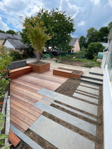 Photo de galerie - Pose de terrasse + pose de palis d’ardoise