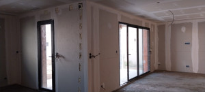 Photo de galerie - Pose de bandes à joints 
Ratissage 
Ponçage 
Dans maison neuve 