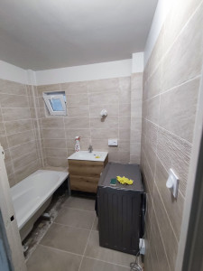 Photo de galerie - Rénovation entièrement de la salle de bain 
placo 
plafon 
carrelage 
plomberie 
montage meuble 