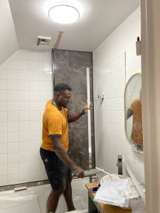 Photo de galerie - Installation paroi de douche 