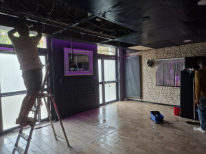 Photo de galerie - Chantier de peinture plus pose des cadres 