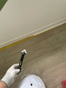 Photo de galerie - Peindre des plinthes