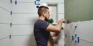 Photo de galerie - Pose carrelage, faience, margelle, régréage, joints expoxy, rénovation piscine, pose frise, pose crédecence cuisine, carrelage sdv