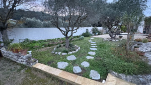 Photo de galerie - Tonte et taille sur jardin de particulier 