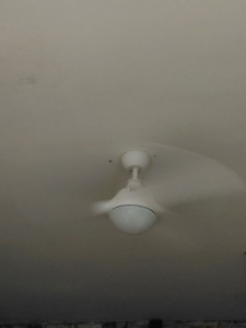 Photo de galerie - Montage d'un ventilateur plafonnier 
