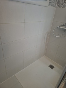 Photo de galerie - Carrelage et joints de salle de douche