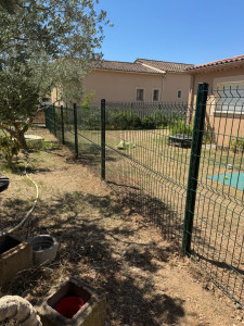 Photo de galerie - Pose clôture rigide