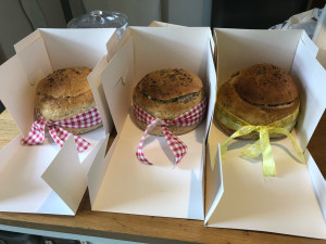 Photo de galerie - Pain surprise,apéritif dînatoire,pain ,plats  ,sorbet 