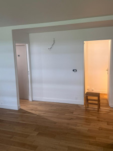 Photo de galerie - Rénovation des murs et aménagement du parquet. 