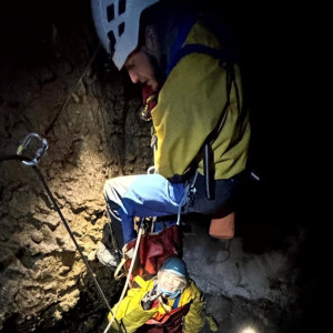 Photo de galerie - Secouriste en spéléologie et canyoning dans le 09 et le 31 au sein du Secours Spéléo Français et de la Société de Secours en Speleo. 

Fort de mon expérience, je suis à même de vous proposer des travaux nécessitant d'être sur cordes. 