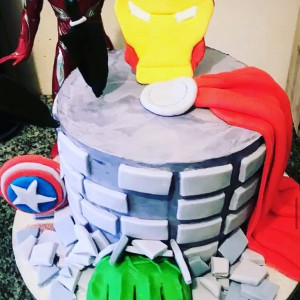 Photo de galerie - Cake design iron man