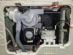 Photo de galerie - Réparation gros électroménager (lave vaisselle, lave linge, sèche linge, four ...)