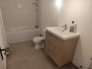 Photo de galerie - Pose de baignoire, toilette et meuble vasque 