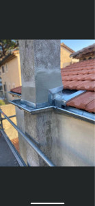 Photo de galerie - Réfection solin zinc cheminée 