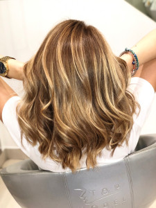 Photo de galerie - Balayage Miel ultra brillant 