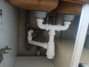 Photo de galerie - Debouchage évier et remplacement système d'évacuation 