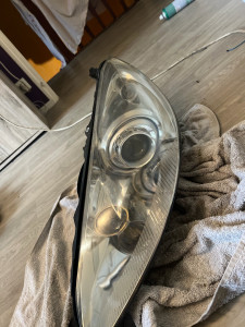 Photo de galerie - NETTOYAGE PHARE AVANT 