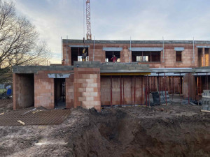 Photo de galerie - Maçonnerie  montage briques parpaings coffrage plancher dalle pignon finition mure béton plus peinture décoration 