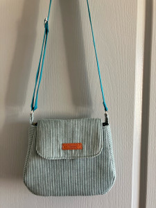 Photo de galerie - Sac à mains en velours 